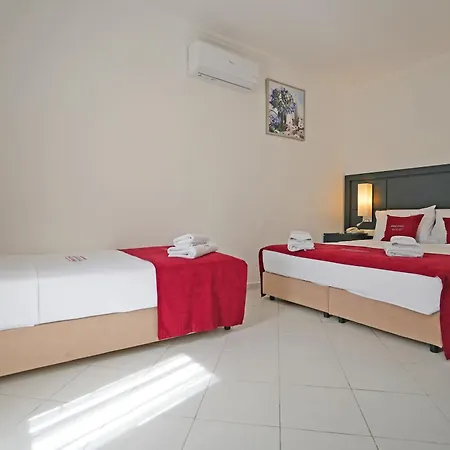 Oemer Aybak Hotel 2*
